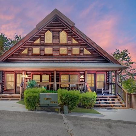 2 Miles From Dollywood Family Resort With Seasonal Outdoor Swimming Pool, Year Around Heated Indoor Swimming Pool, Townhome Style Cabin, Private Hot Tub, Arcade, Tv, Wifi, Kitchen With Refrigerator, Washer And Dryer พิเจนฟอร์จ ภายนอก รูปภาพ